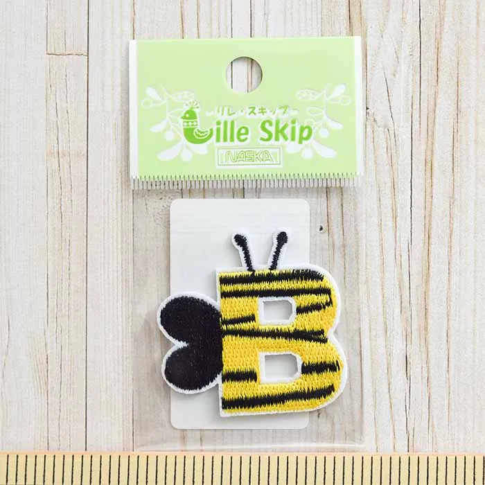 アイロン接着ワッペン　動物アルファベット　Bee(ハチ)